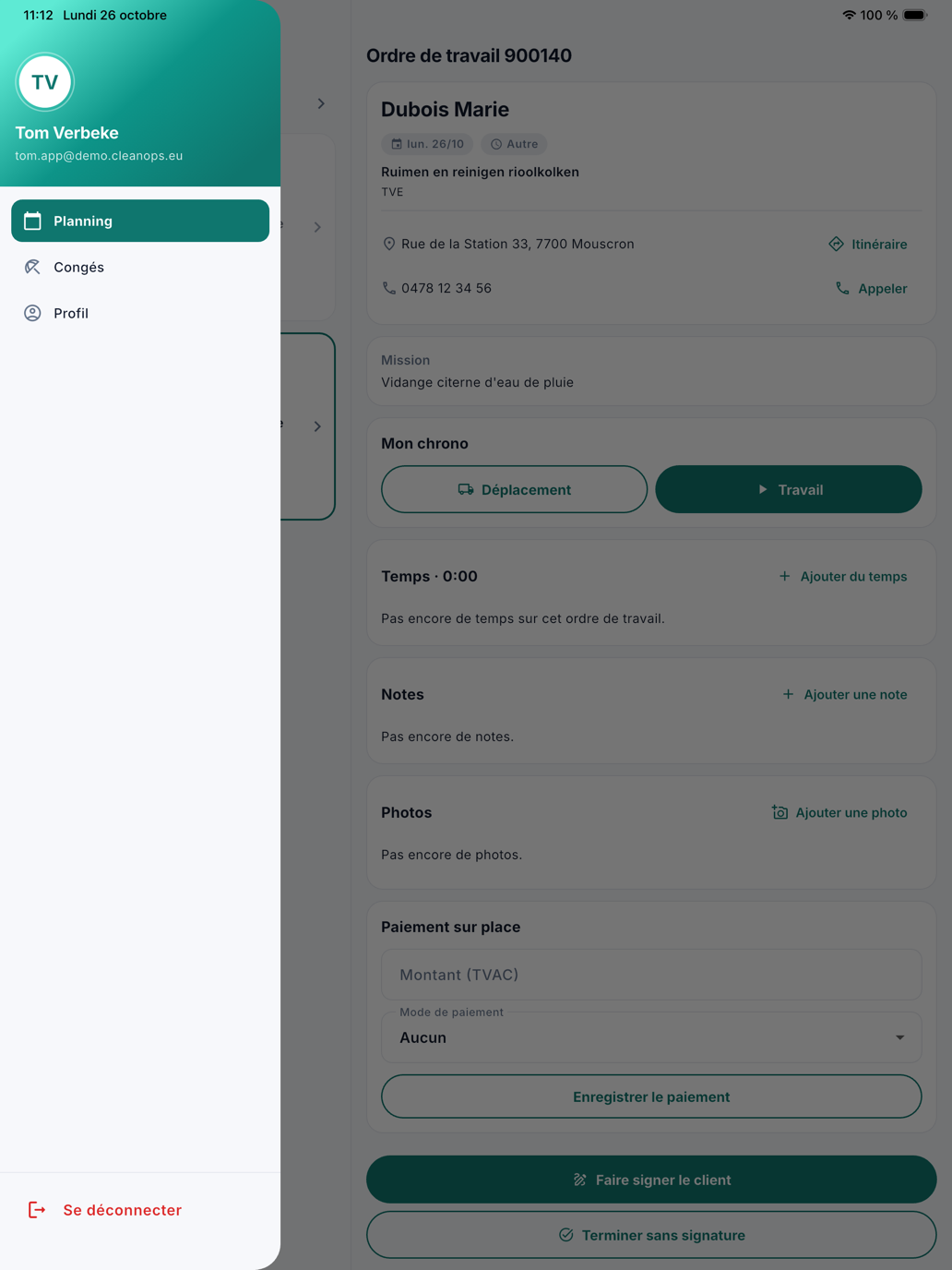 Le menu Le menu de l'application sur une tablette : en haut Tom Verbeke avec son adresse e-mail, puis Planning, Congés et Profil, et en bas Se déconnecter